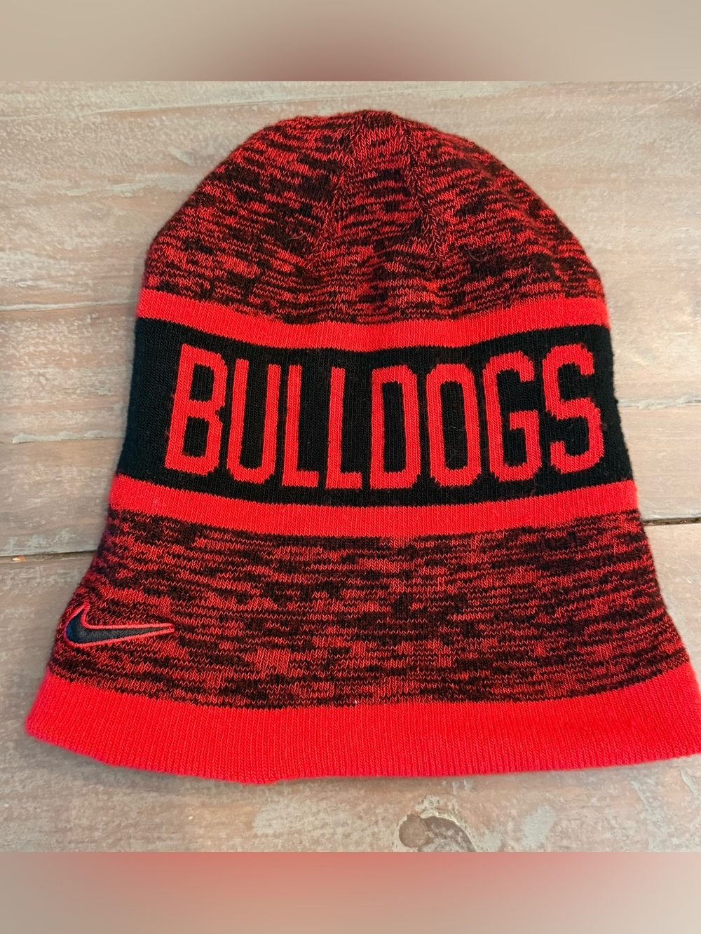 Nike UGA Georgia Bulldogs red and black knit Cuff Beanie Preowned